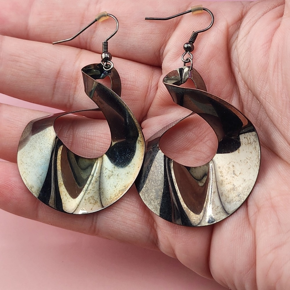 Gunmetal Twisted Spiral Dangle Earrings Sculptural Ribbon Statement Modernist